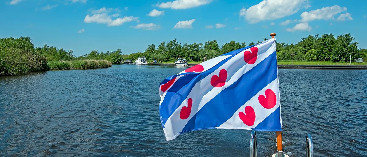 friese vlag op boot